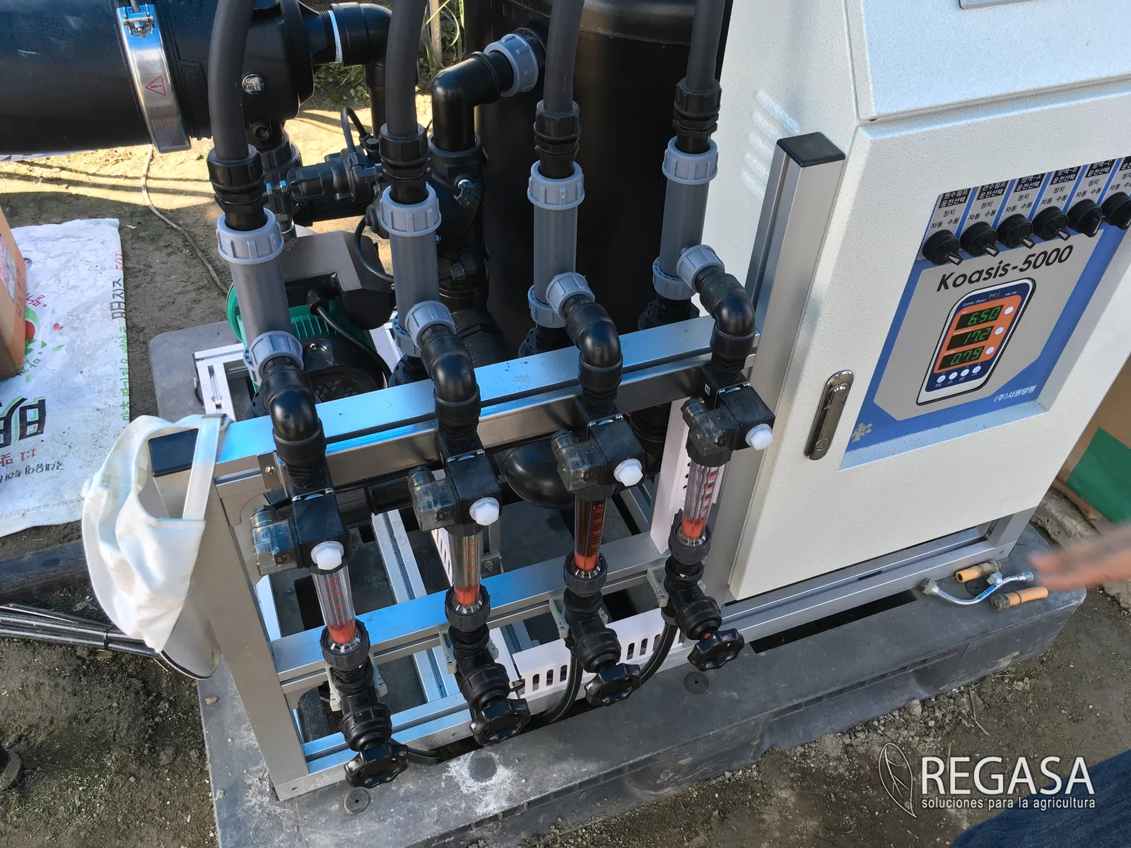 Colector de dosificación con caudalímetros y válvulas solenoides